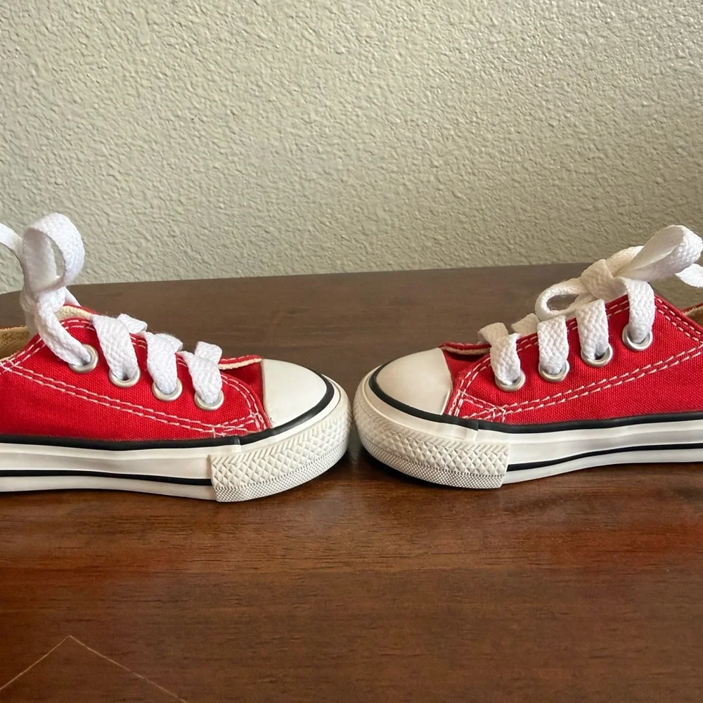 Bundle of Converse Kids Low-Top Sneakers in Red and White - Picture 11 of 15